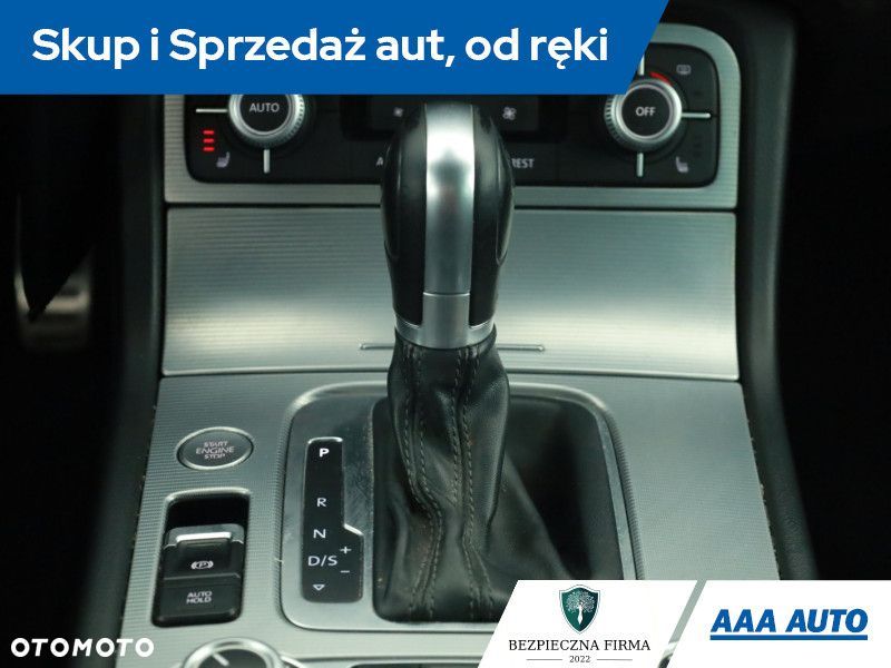 Volkswagen Touareg - 15