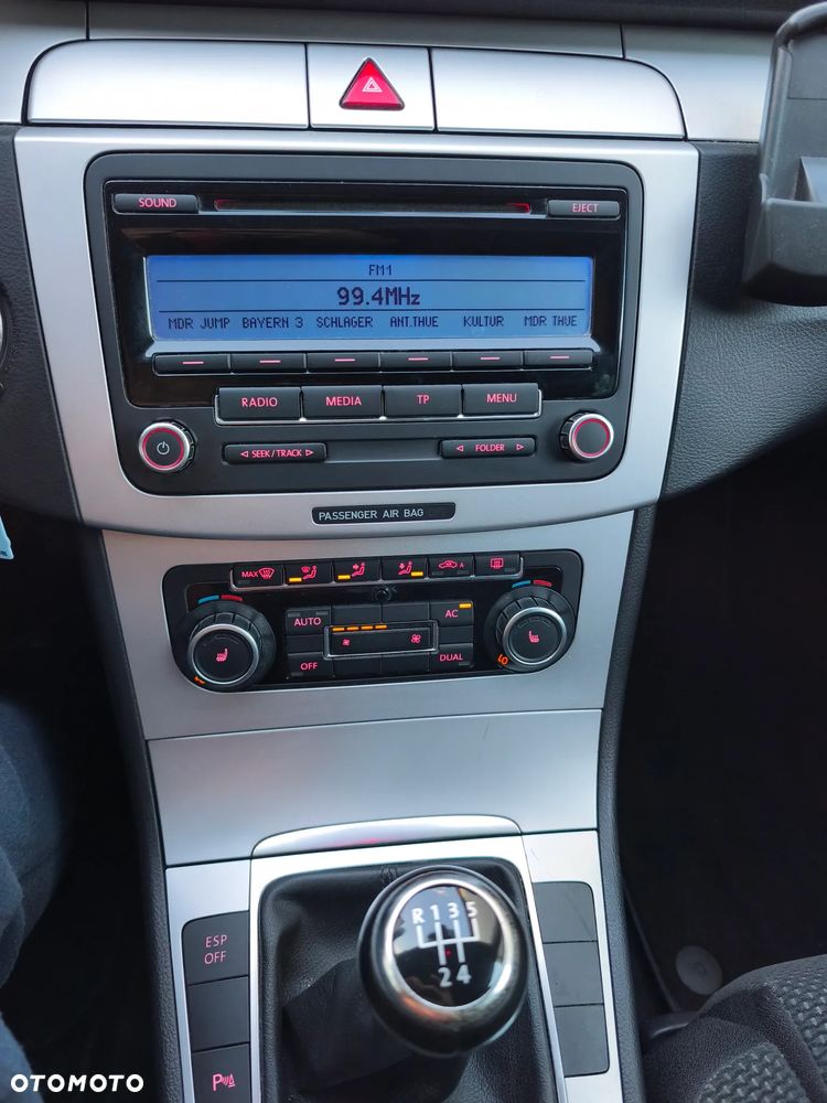 Volkswagen Passat 1.6 Comfortline - 22