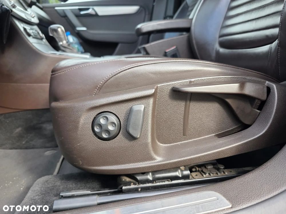 Volkswagen Passat Variant 2.0 TDI 4Motion DPF DSG Highline - 14