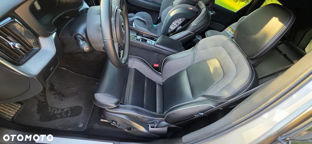 Volvo XC 60 B4 B Plus Dark - 4