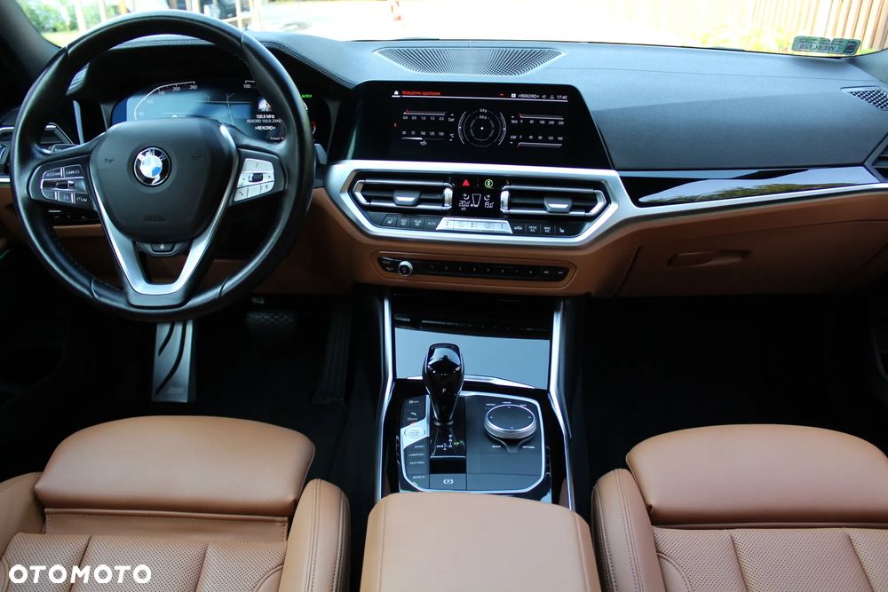 BMW Seria 3 320i xDrive Sport Line - 16