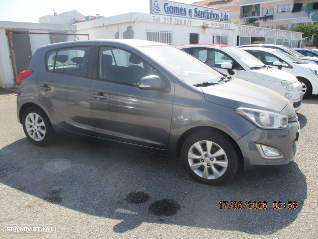 Hyundai i20 1.1 CRDi Blue Access+Bluetooth - 5