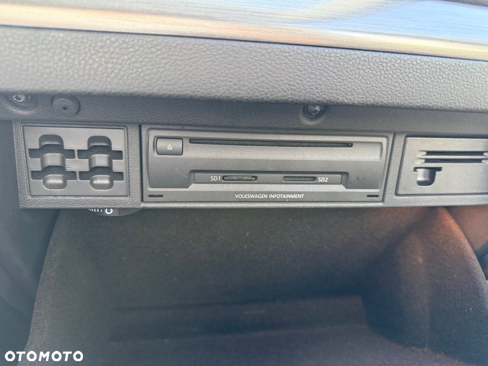 Volkswagen Golf 1.2 TSI Comfortline DSG - 24