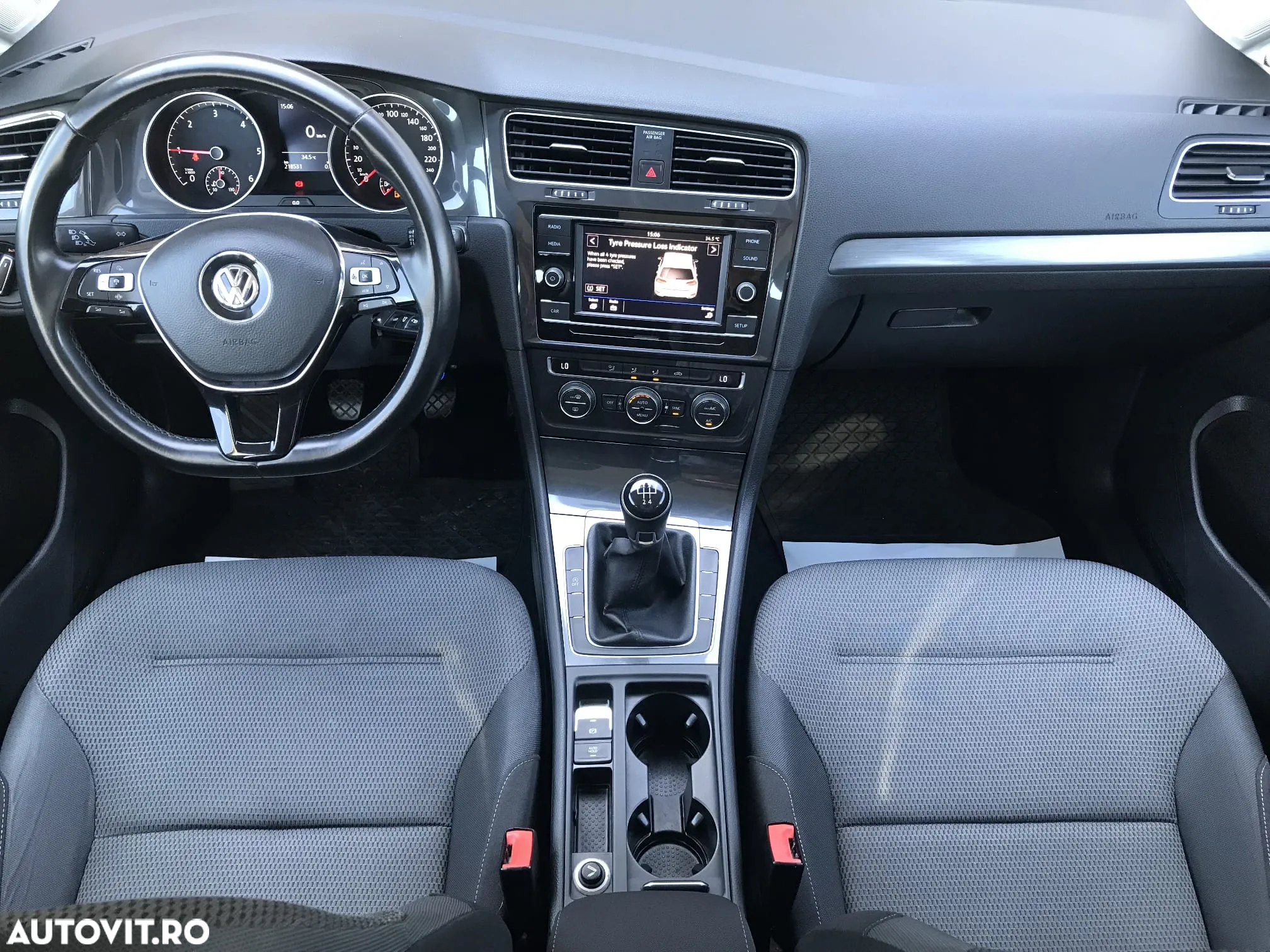 Volkswagen Golf 1.6 TDI Comfortline - 5