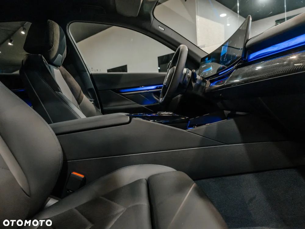BMW Seria 5 550e xDrive PHEV M Sport - 11
