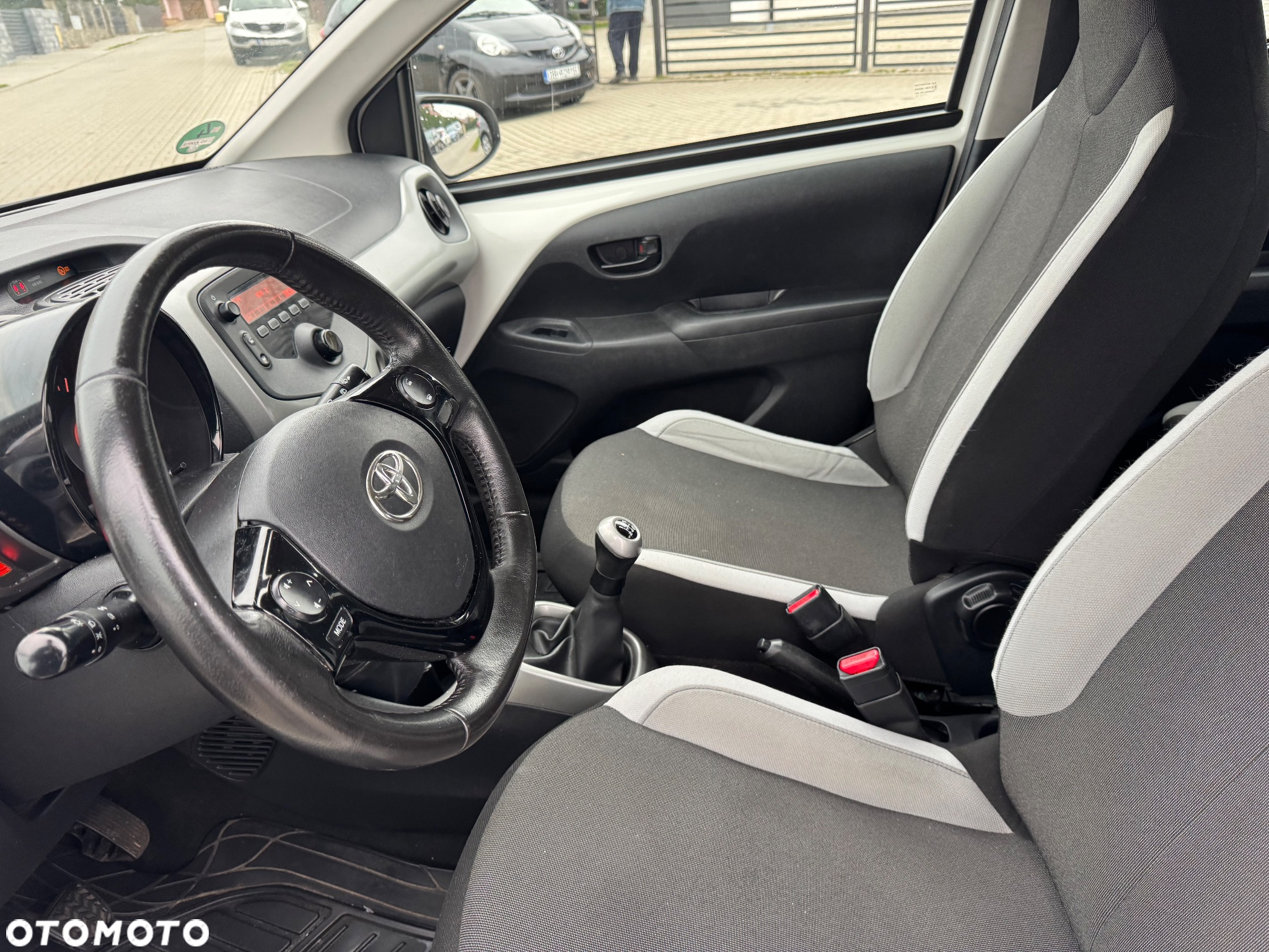 Toyota Aygo x-play - 19
