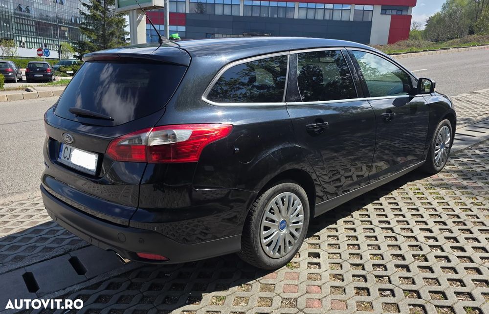 Ford Focus 2.0 TDCI DPF Powershift Titanium - 5