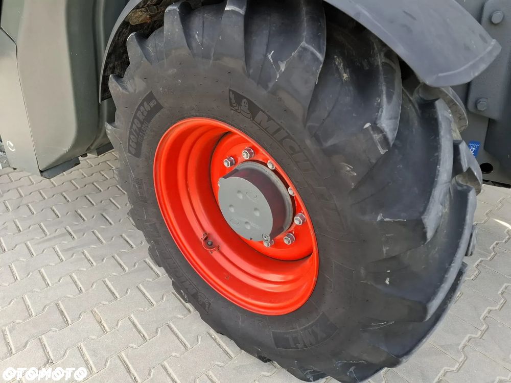 Claas SCORPION 746 VP Stage IV - 11