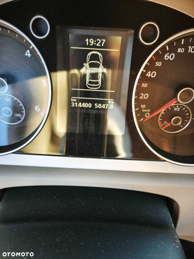 Volkswagen Passat - 8