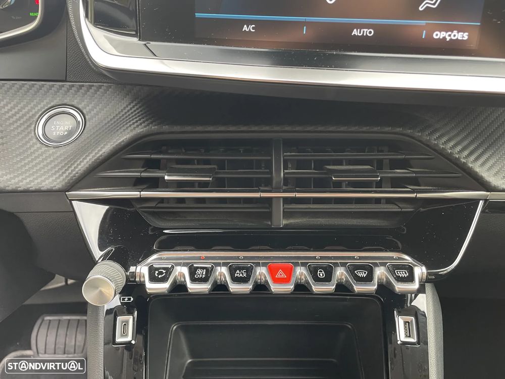 Peugeot e-208 E-Style - 40