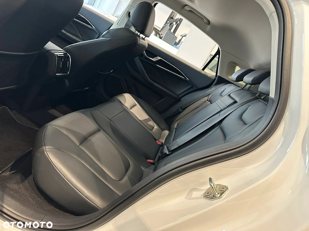 Bestune B70 2.0T Elegance - 15