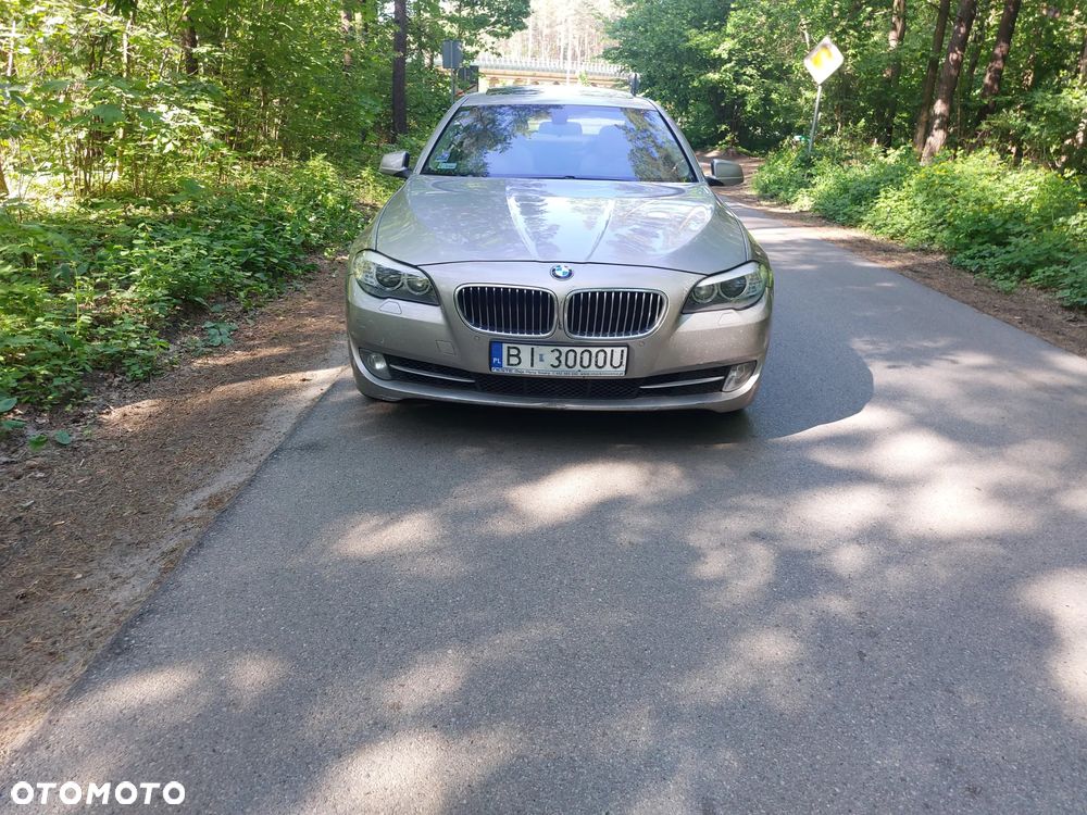 BMW Seria 5 528i xDrive - 16
