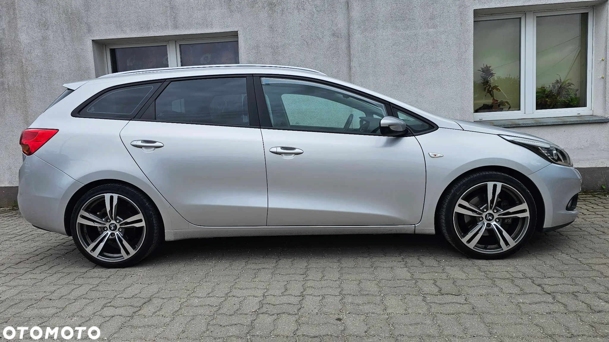 Kia Ceed - 13