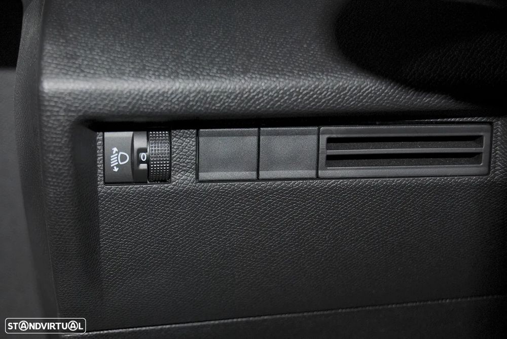 Citroën C4 1.2 Hybrid Plus e-DSC6 - 19