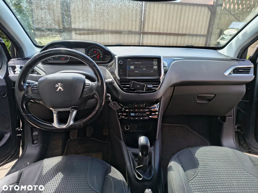Peugeot 208 - 19