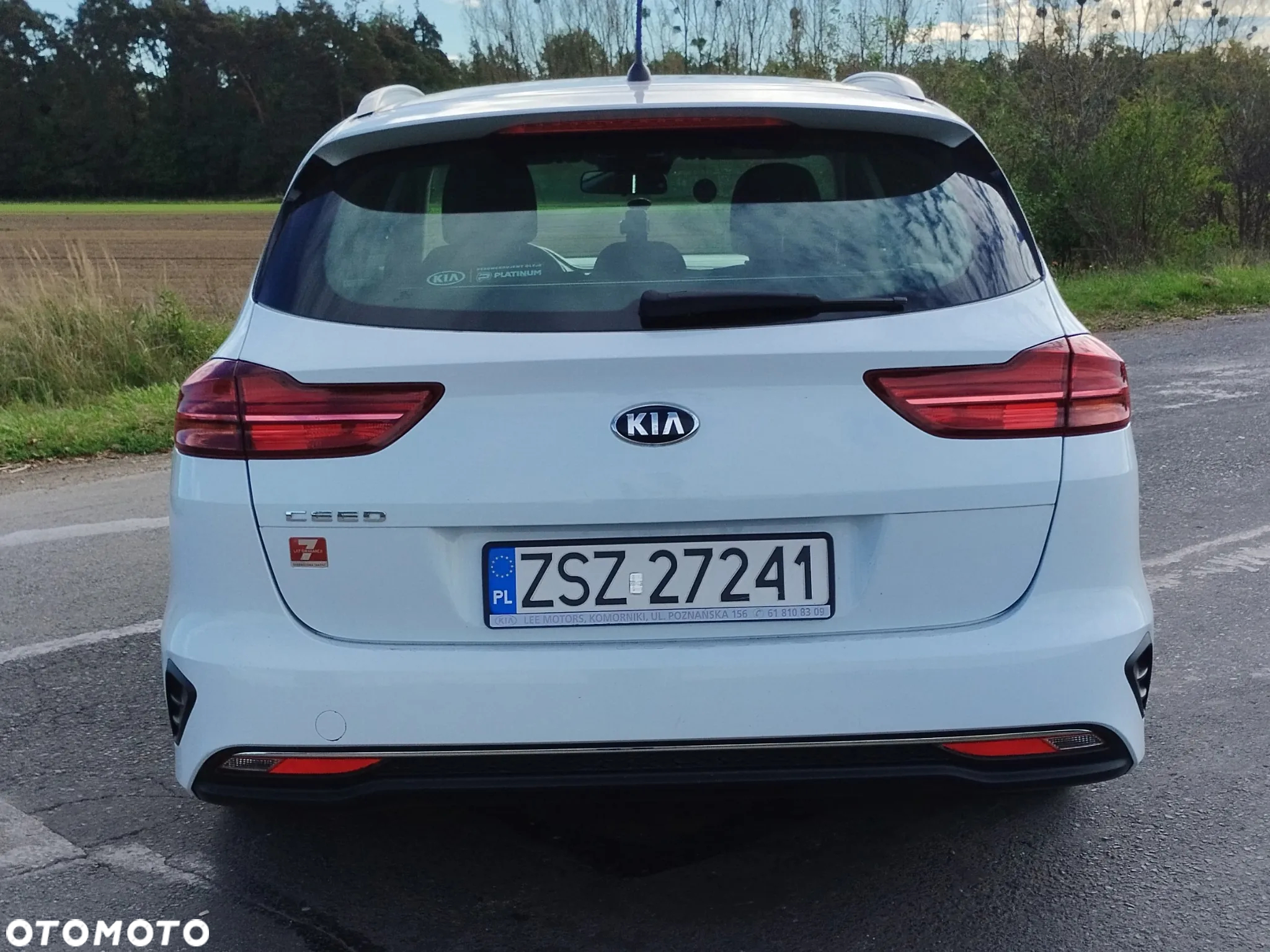 Kia Ceed - 11