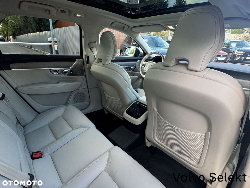 Volvo V90 T8 AWD Plug-In Hybrid Ultra Bright - 20