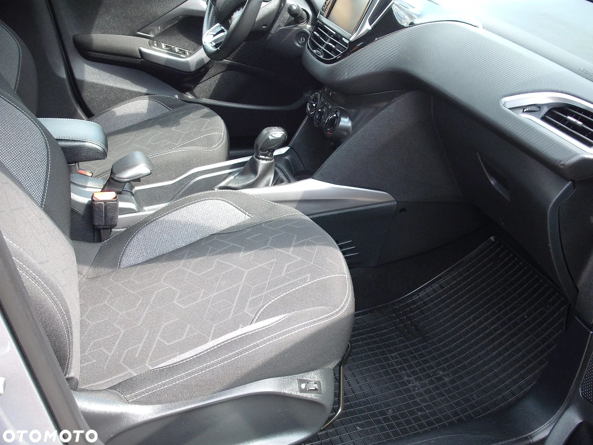 Peugeot 2008 - 14