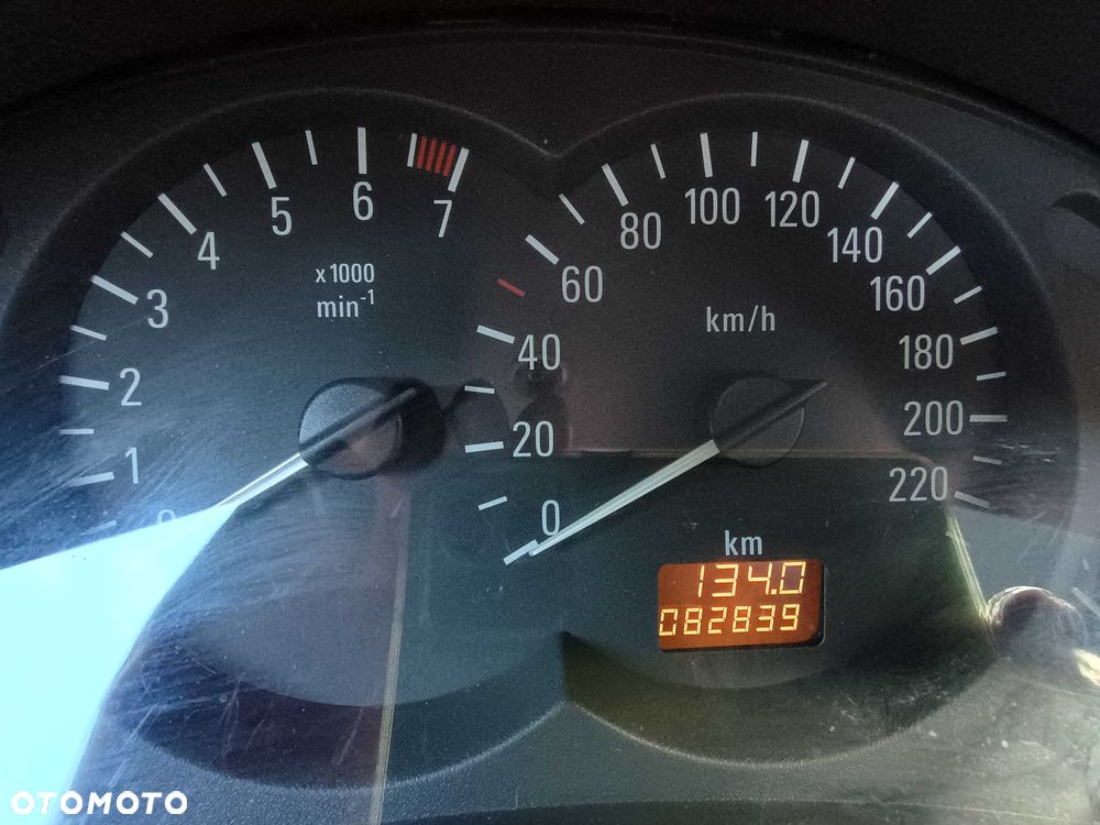 Opel Corsa - 8