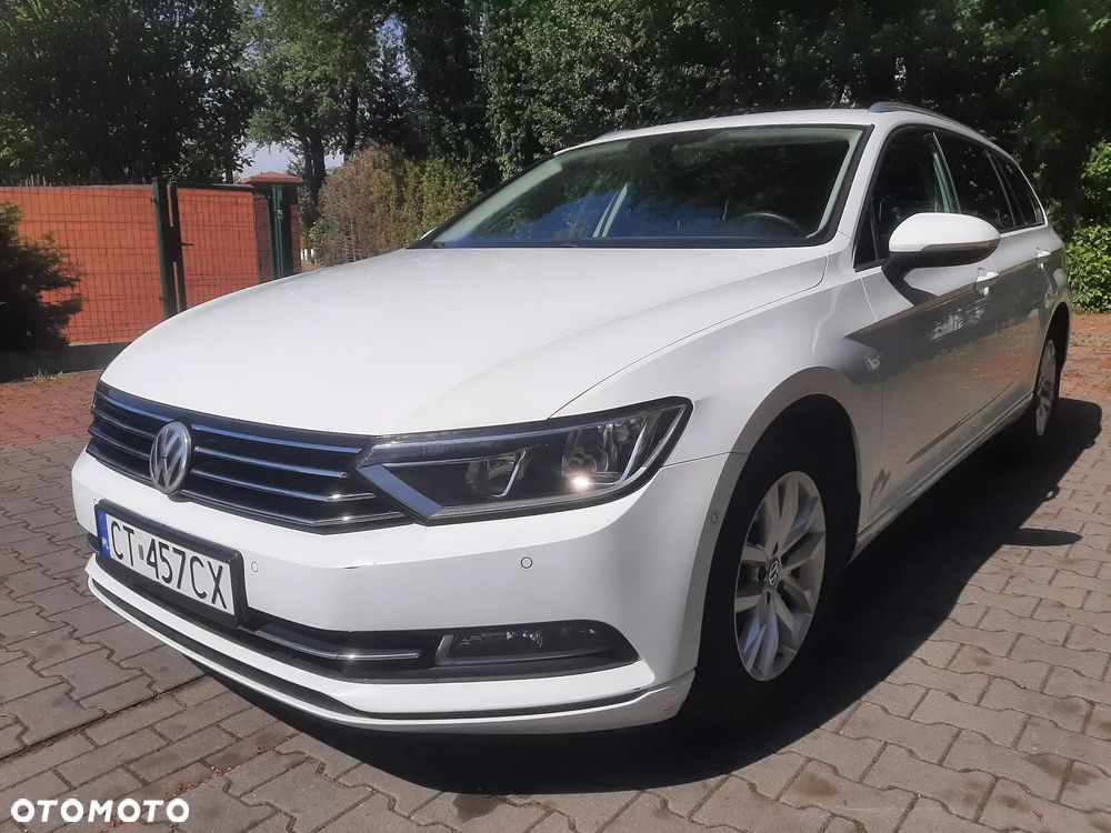 Volkswagen Passat - 1