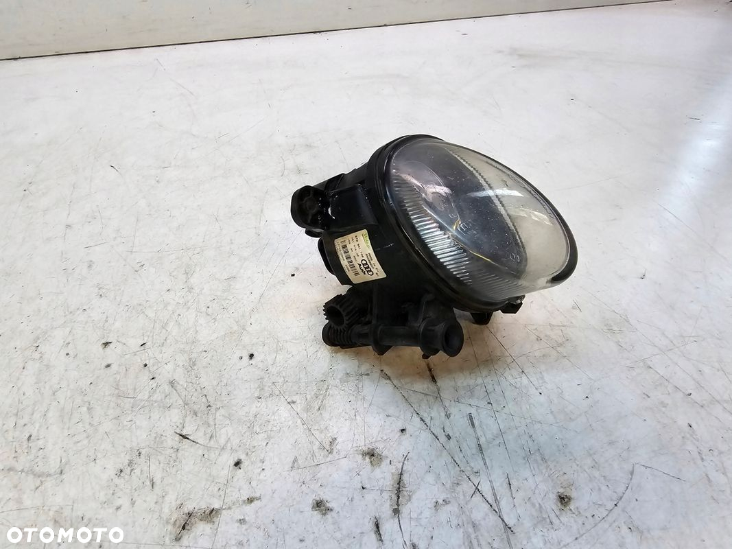 HALOGEN PRAWY PRZÓD AUDI A4 B8 A5 8T 8T0941700 - 3