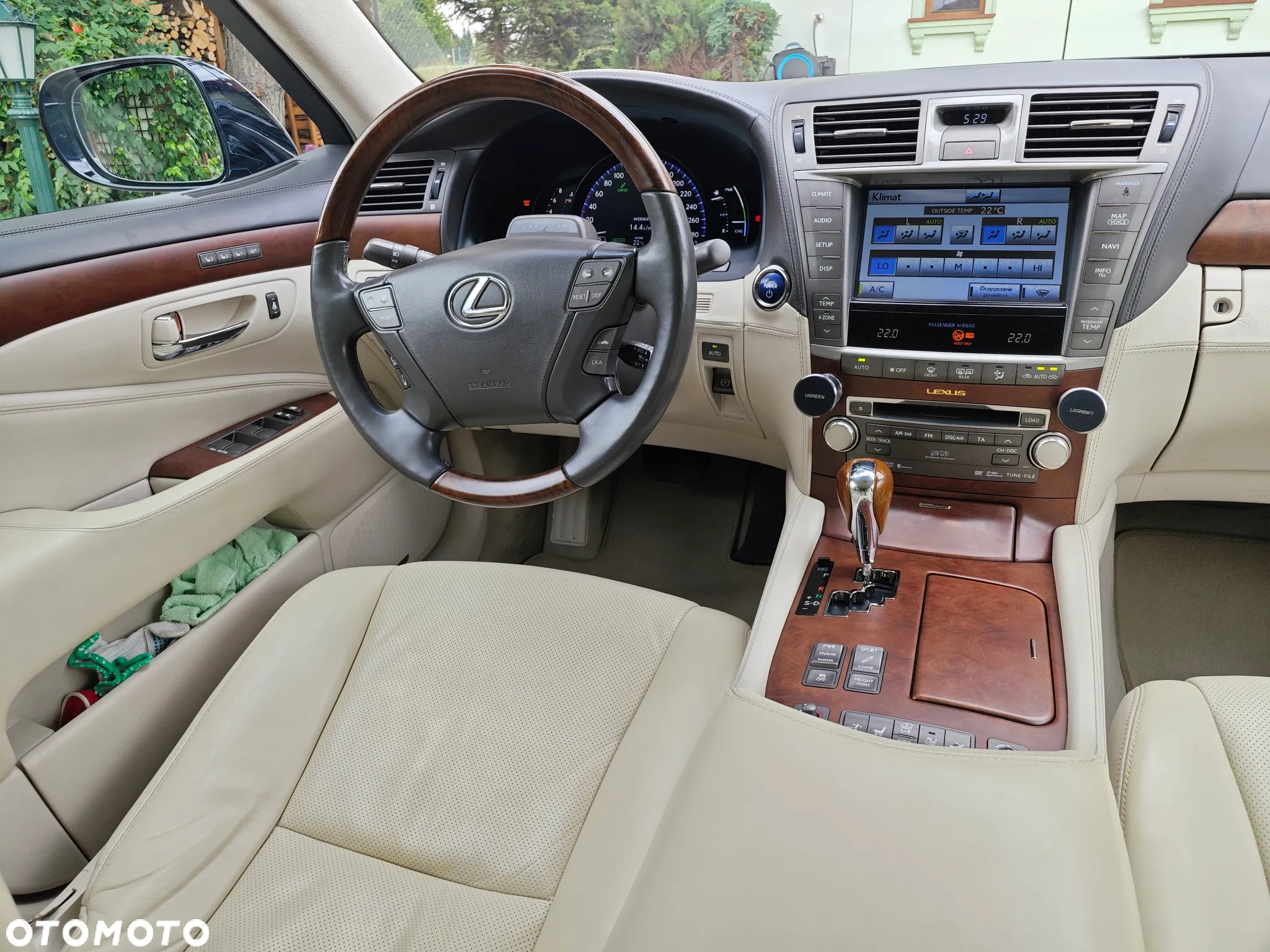 Lexus LS 600h L Superior - 11