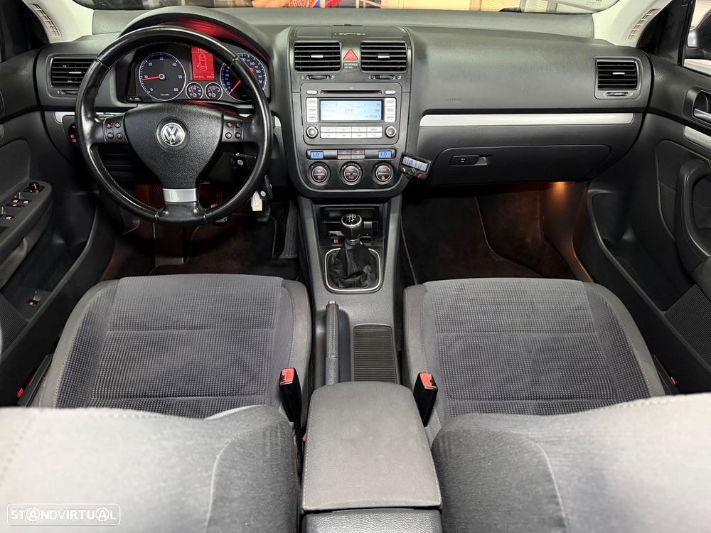 VW Jetta 1.9 TDi Sportline - 14