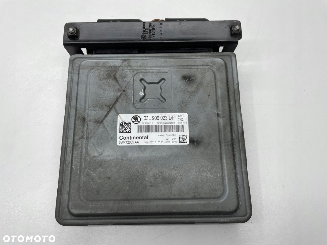 KOMPUTER SILNIKA SKODA ROOMSTER 1.6 03L906023DP 5WP42865AA - 1