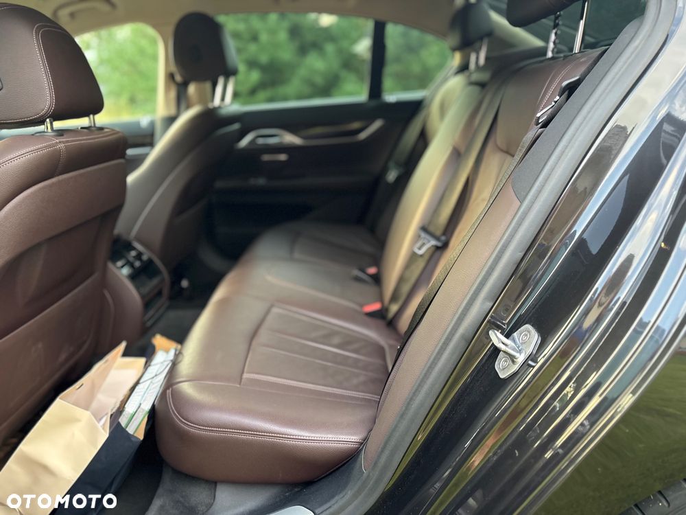 BMW Seria 7 - 14