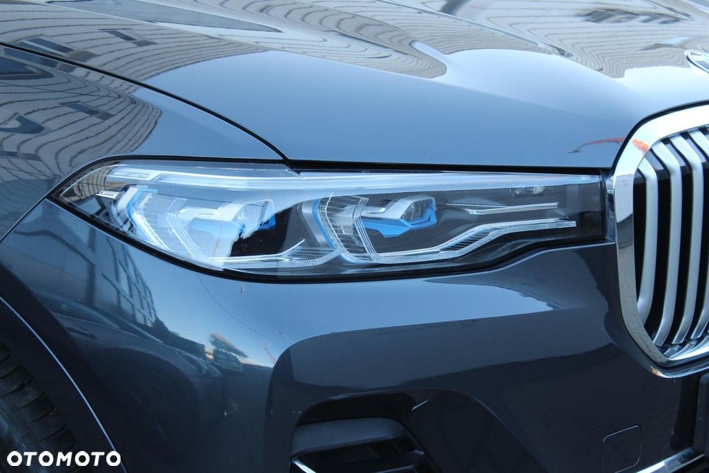 BMW X7 - 24