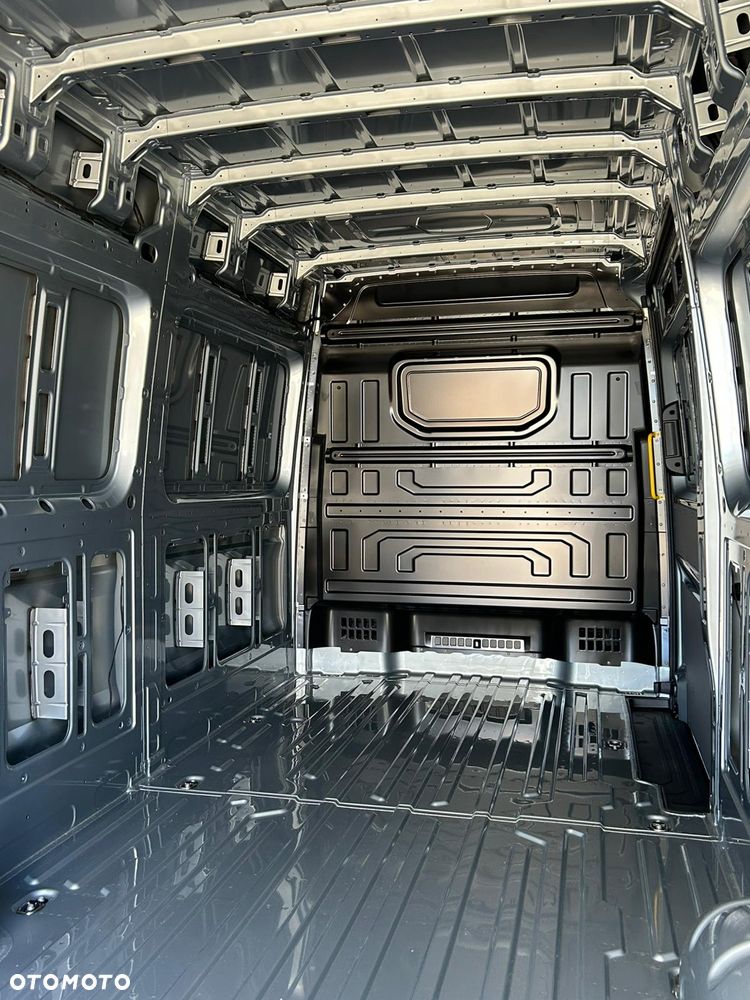 Volkswagen Crafter - 23