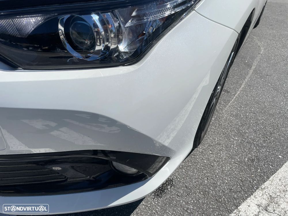 Toyota Auris Touring Sports 1.8 HSD Comfort +P.Techno+P.Sport - 8