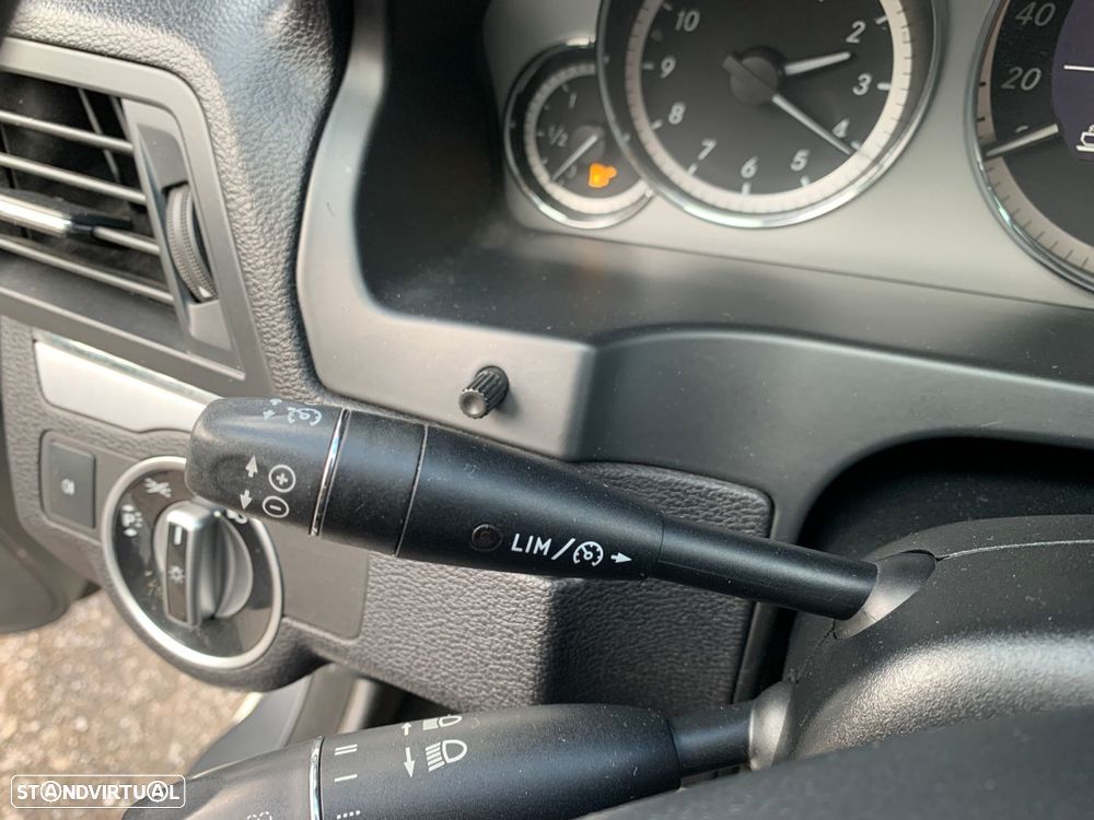 Mercedes-Benz E 220 CDi Avantgarde BlueEfficiency - 43