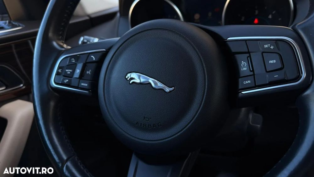 Jaguar F-Pace 20d AWD Prestige - 25