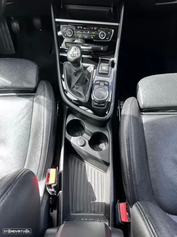 BMW 218 Active Tourer d Line Sport - 56