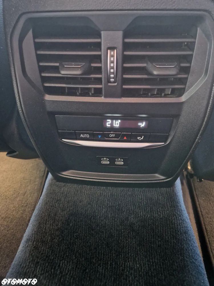 BMW Seria 3 318d mHEV - 17