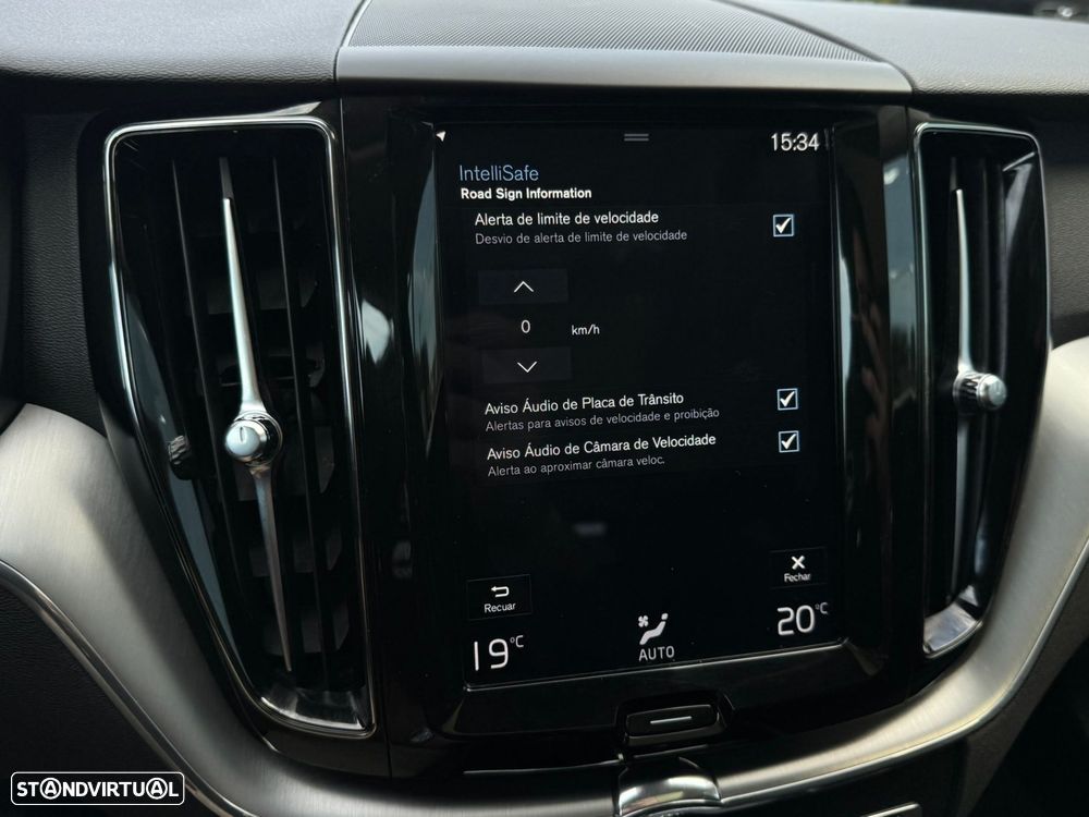 Volvo XC 60 2.0 T8 PHEV Momentum Plus AWD - 49