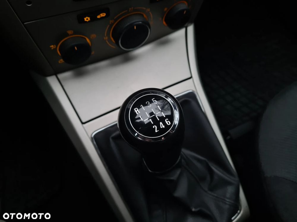 Opel Astra 1.3 CDTI - 9