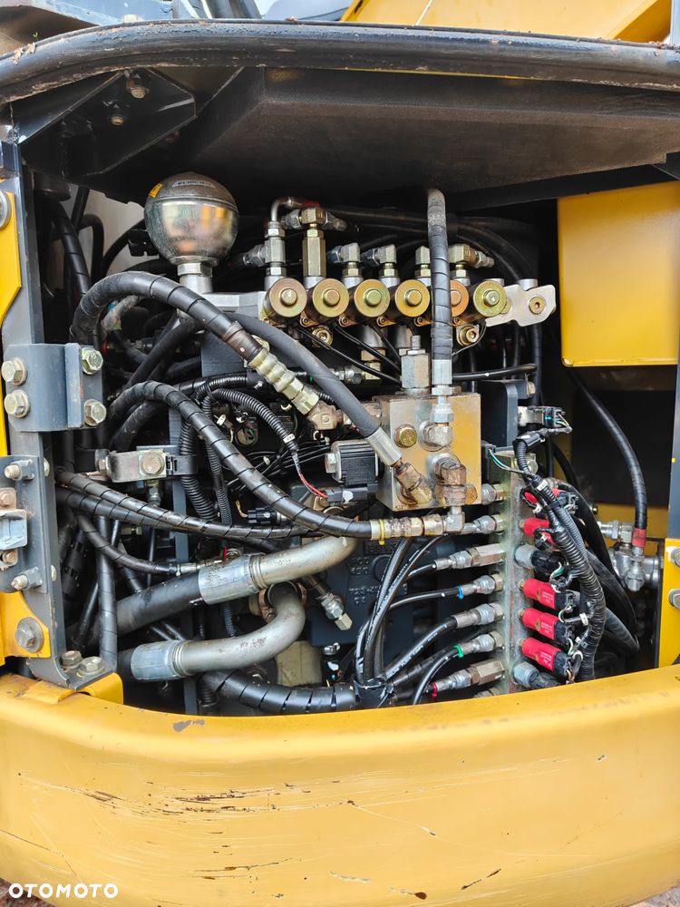 Komatsu Pc228 compact - 6