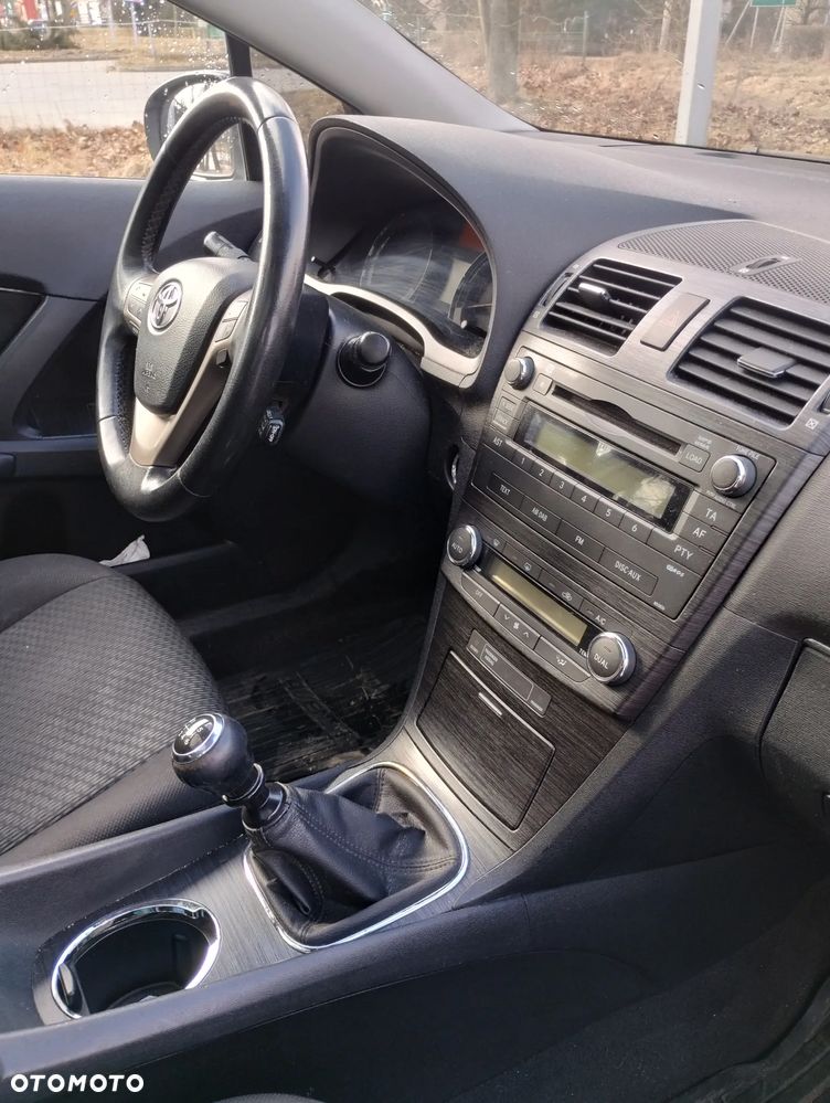 Toyota Avensis 2.0 D-4D - 16