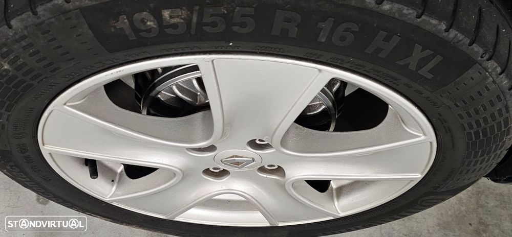 Renault Clio Sport Tourer - 28