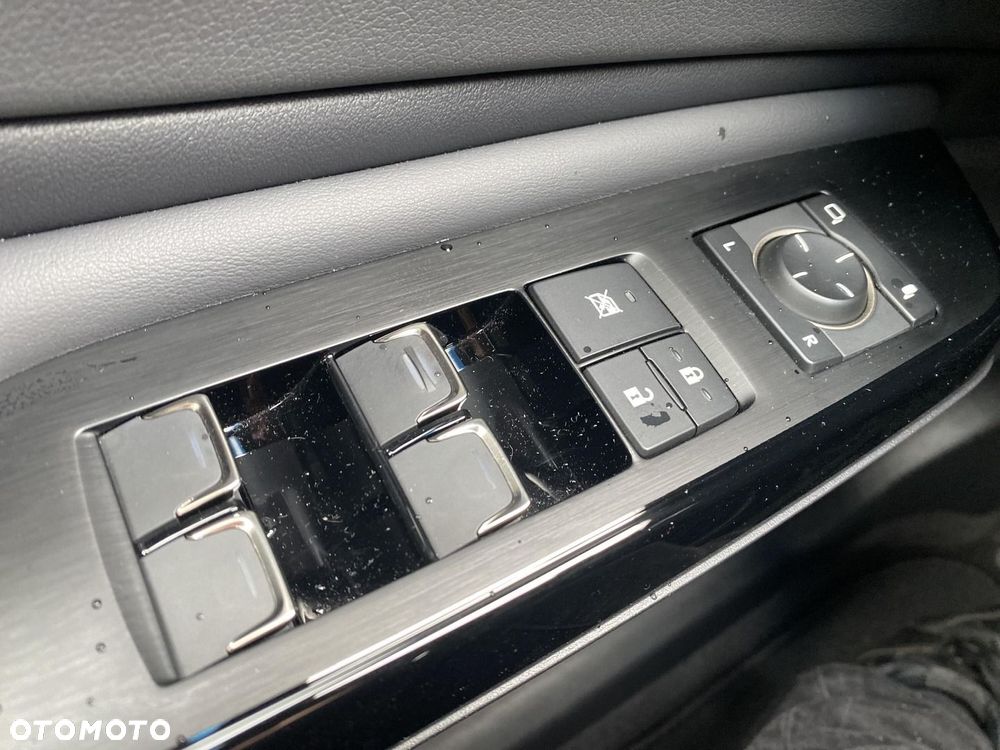 Lexus ES 300h F Sport Design - 19