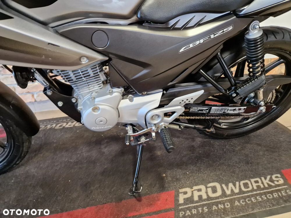 Honda CBF - 15