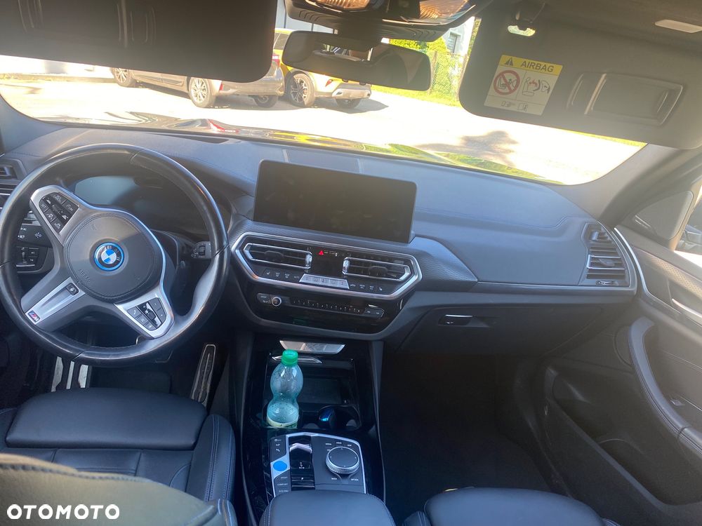 BMW iX3 - 6