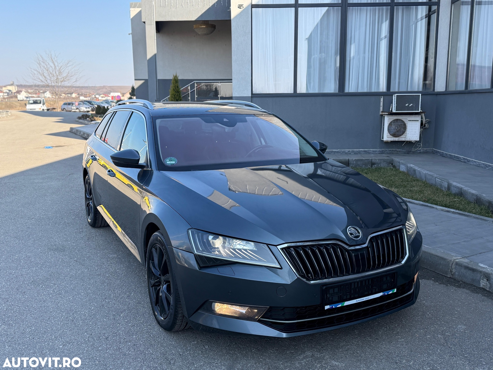 Skoda Superb 2.0 TDI DSG 4X4 Laurin & Klement - 10