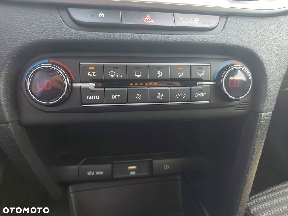 Kia Ceed - 26