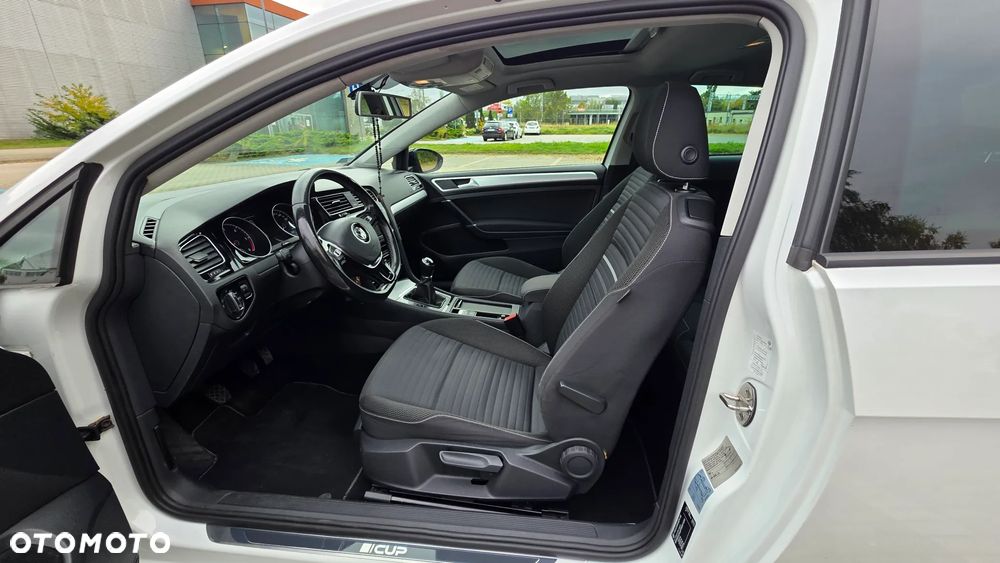 Volkswagen Golf - 20