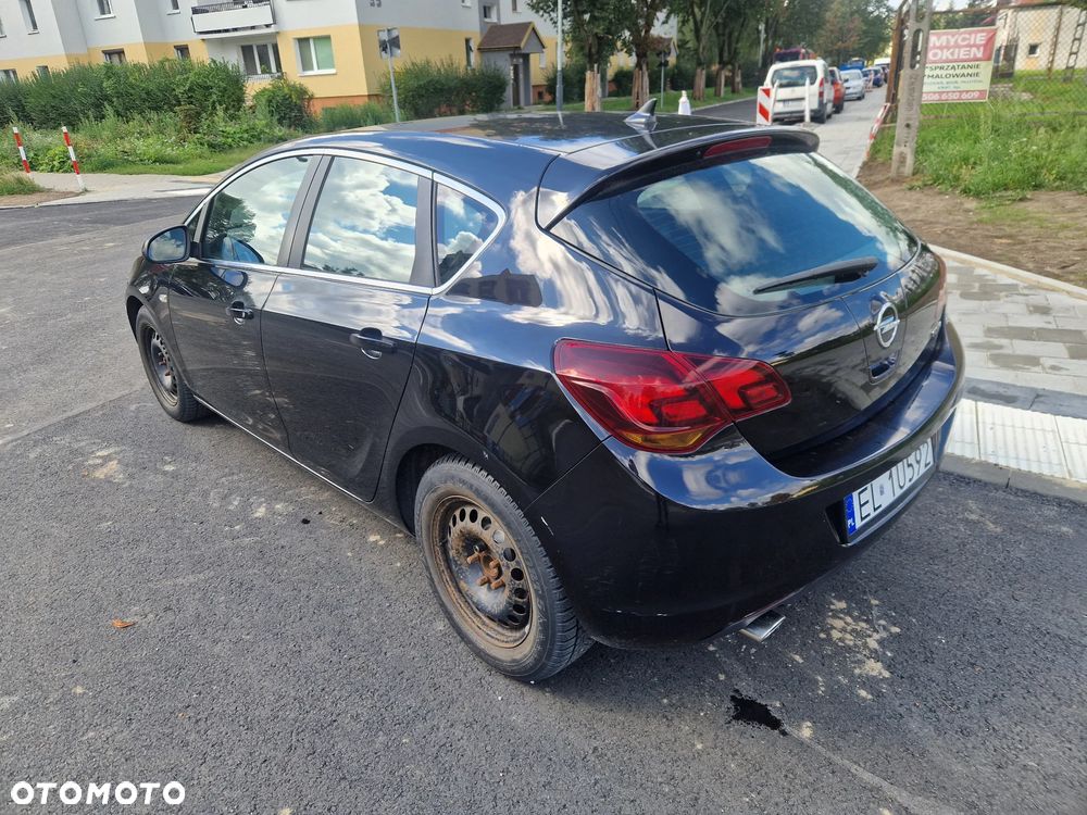Opel Astra 1.6 T Cosmo - 2