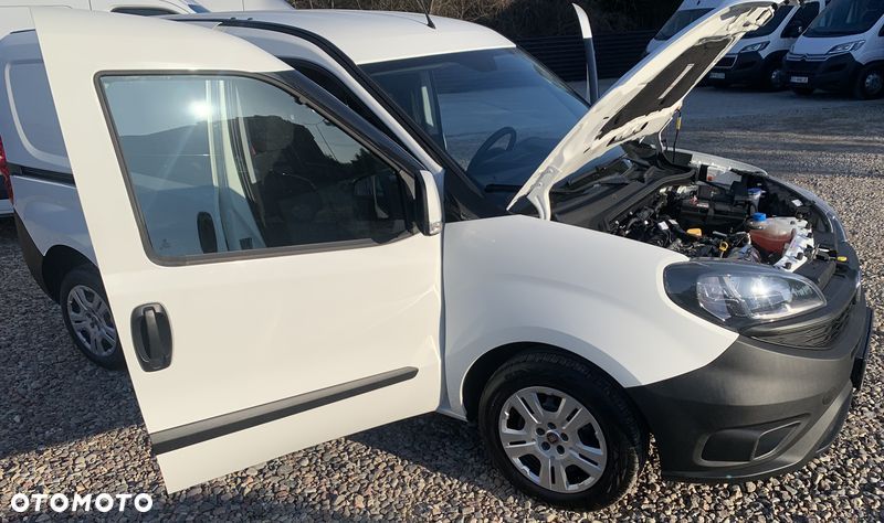 Fiat DOBLO VAN 3 osobowy VAT-1 Homologacja cięż. MOCNY SILNIK 1.6 MultiJet, 105KM Emisja spalin Euro6, Skrzynia biegów 6-cio stopniowa! ORYGINALNA ZABUDOWA PAKI, BOCZNE DRZWI PRZESUWNE, RADIO Z EKRANEM DOTYKOWYM , MULTIFUNKCYJNA KIEROWNICA - 37