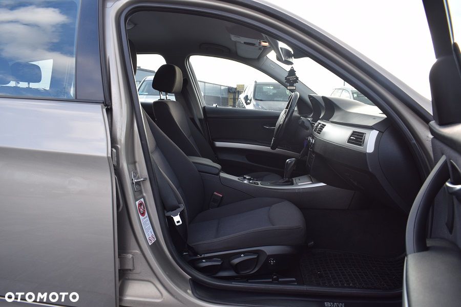 BMW Seria 3 318d DPF Edition Sport - 10